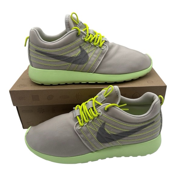 Nike Other - Nike Rosherun DYN FW QS Running Shoes Mens Sz 9.5 Grey/Green Sneakers 580579-037